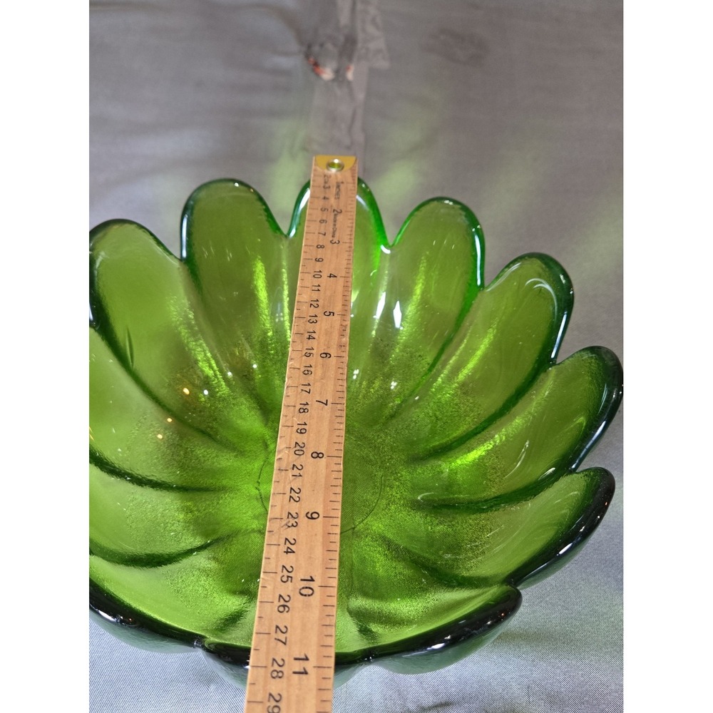 Vintage Indiana Glass Large Green 12 Petal Lotus Bowl 11" Serving/Console Bowl - Picture 7 of 11